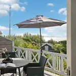 3 Bedroom Stunning In *