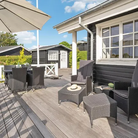 3 Bedroom Stunning In * Hejls